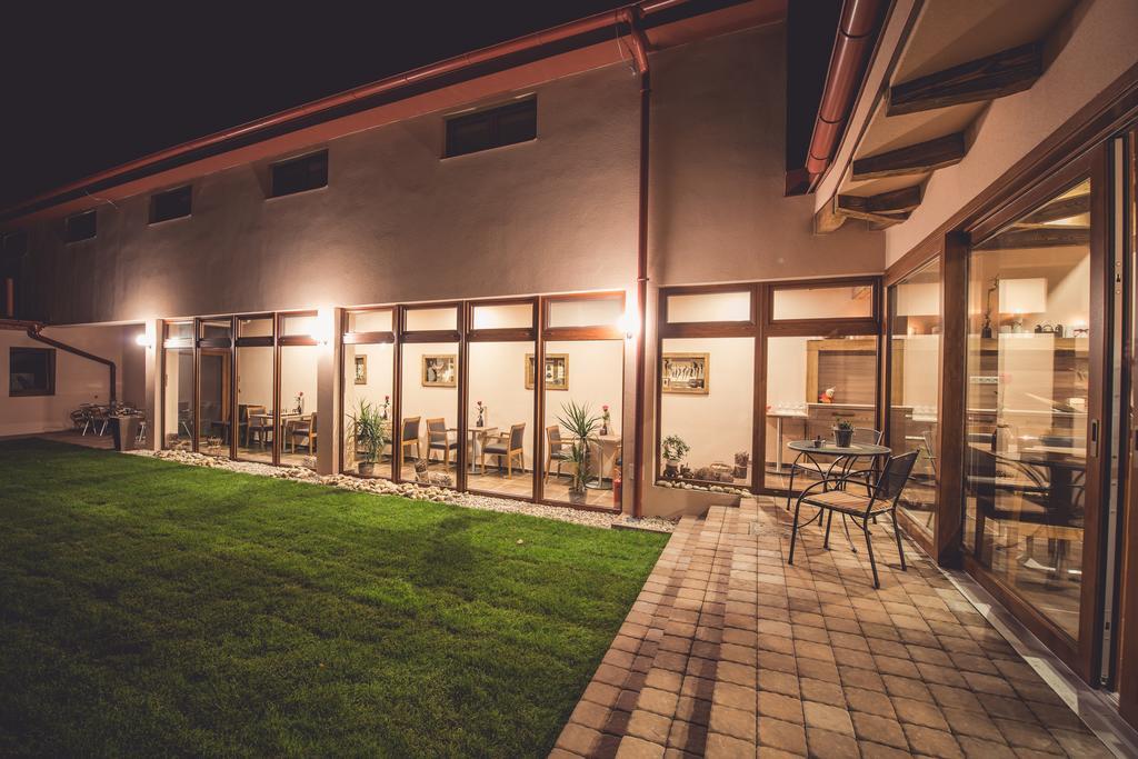 Penzion Vino Hruska Blatnicka Exterior photo